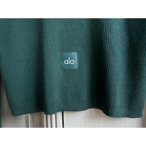 Alo Yoga Salana Sweater Sz M Deep-V Clasp Front Cardigan Dark Green Long Sleeve - Picture 8 of 15